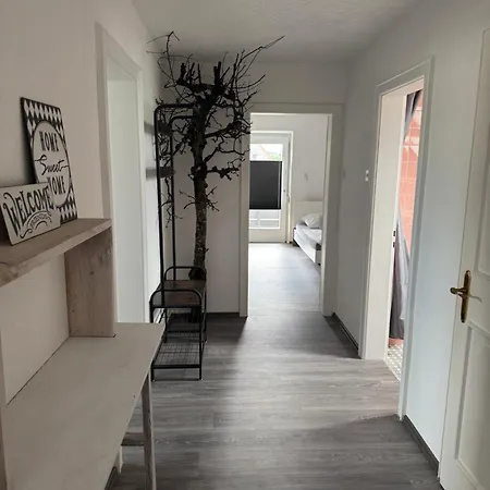 Helle & Gemuetliche Wohlfuehlwohnung 梅明根